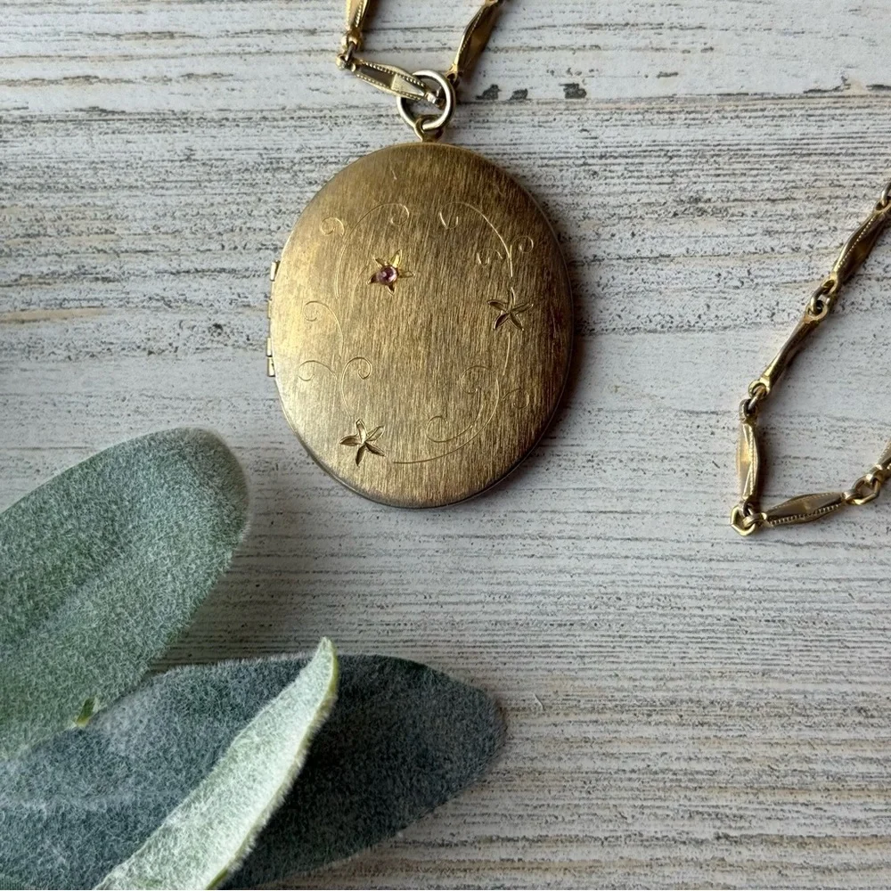 Vintage Gold Plated Etched Bar Link Necklace & Large Oval Locket - Picture 4 of 14
